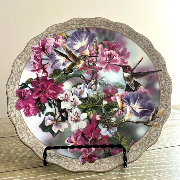Hummingbird floral decorative plate - Picture 2 of 5